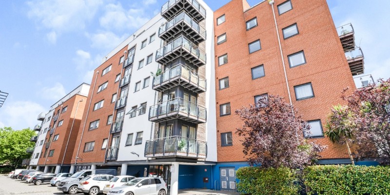 Flat 11 Sirocco, 33 Channel Way, Ocean Village, Southampton, SO14 3JE