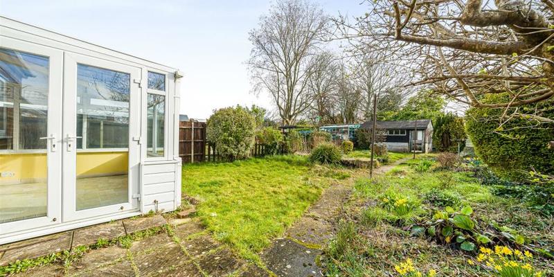 42 Enfield Avenue, Oakdale, Poole, BH15 3SG