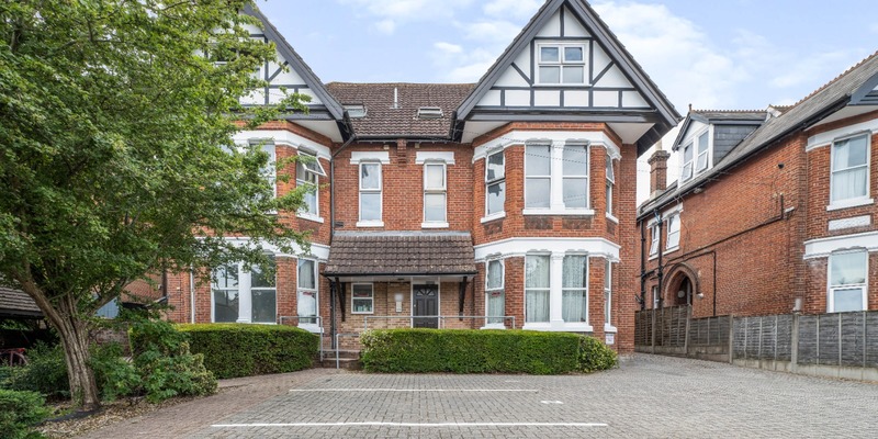 Flat 13, 156 Hill Lane, Southampton, SO15 5ND