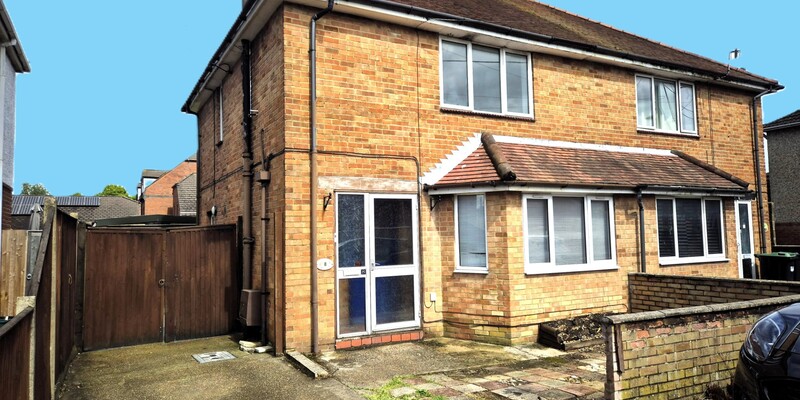 8 Brokenford Avenue, Totton, SO40 9DZ