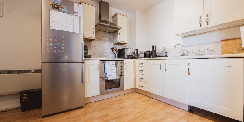 Flat 11 Sirocco, 33 Channel Way, Ocean Village, Southampton, SO14 3JE