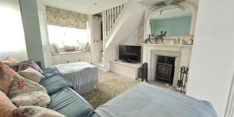 Melrose, 2 Ring Street, Stalbridge, Sturminster Newton, DT10 2LZ