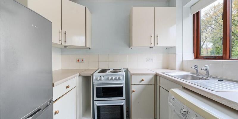 40 Barrow Down Gardens, Southampton, SO19 6RP