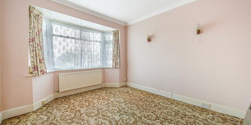 42 Enfield Avenue, Oakdale, Poole, BH15 3SG