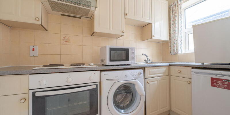 Flat 13, 156 Hill Lane, Southampton, SO15 5ND