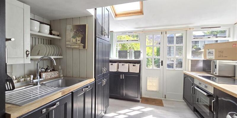 Melrose, 2 Ring Street, Stalbridge, Sturminster Newton, DT10 2LZ