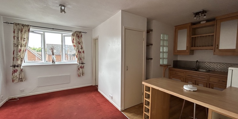 12 Oakfield Court, Blandford Forum, DT11 7HF